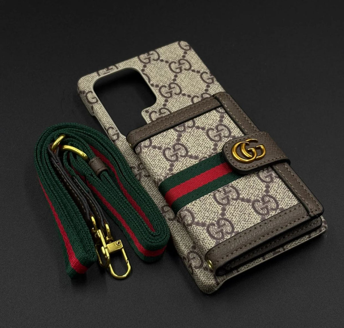 Elegant Design with Shoulder Strap