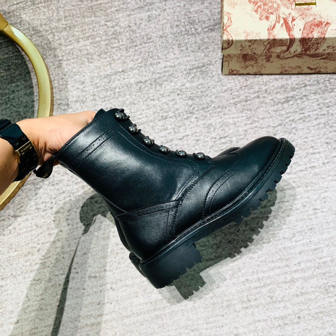 CD - Black Boots