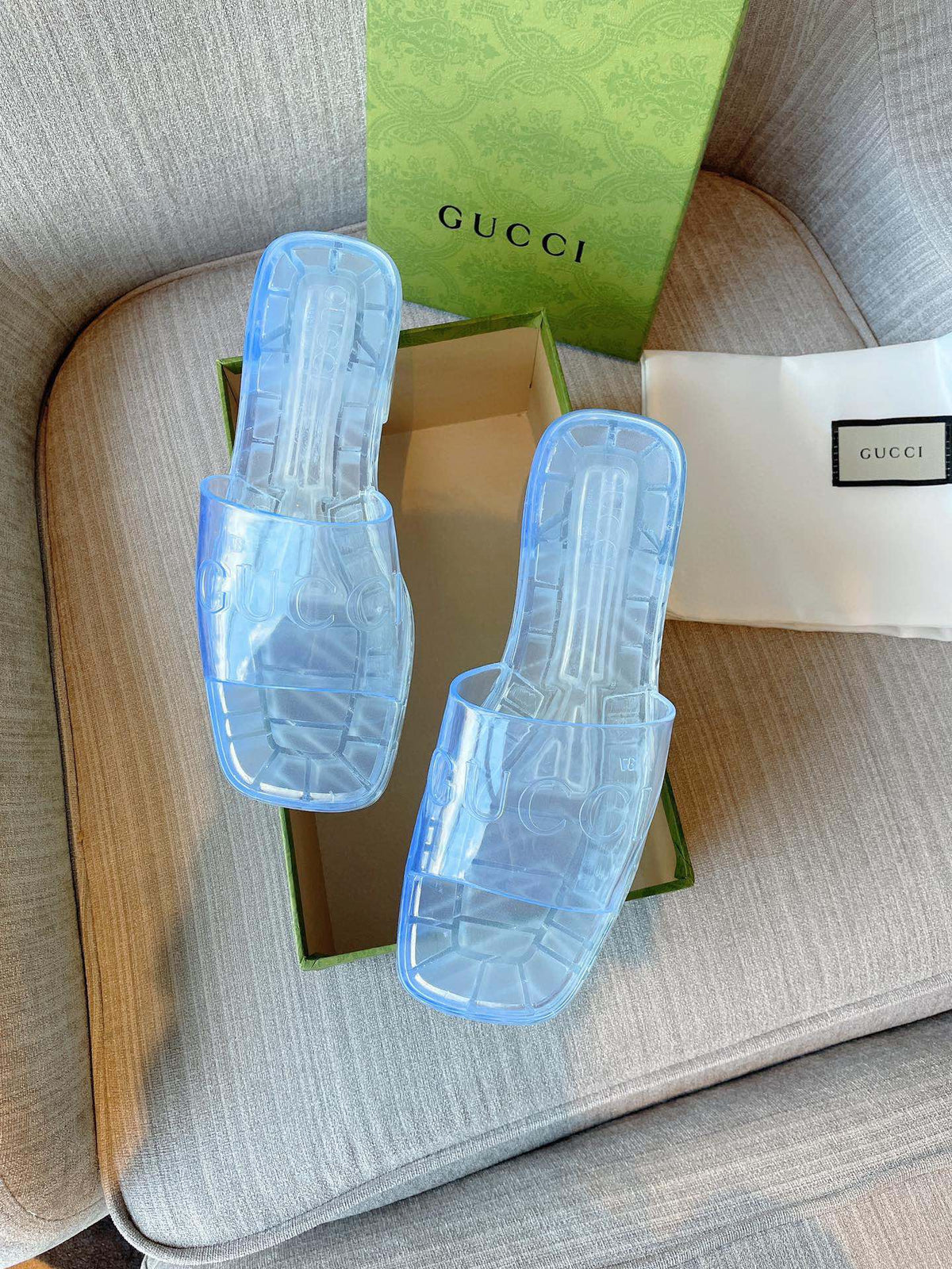 G u c c i new 2021 slides