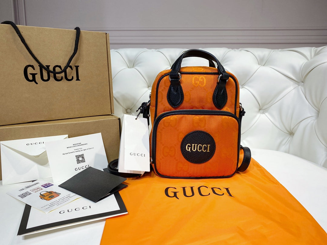 G u c c i backpack 16*22*8.5cm