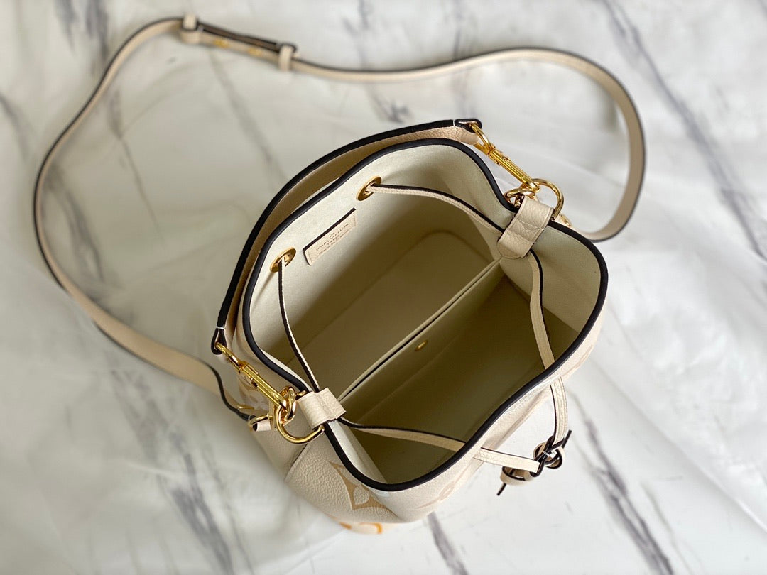handbag giant 20*20*13cm
