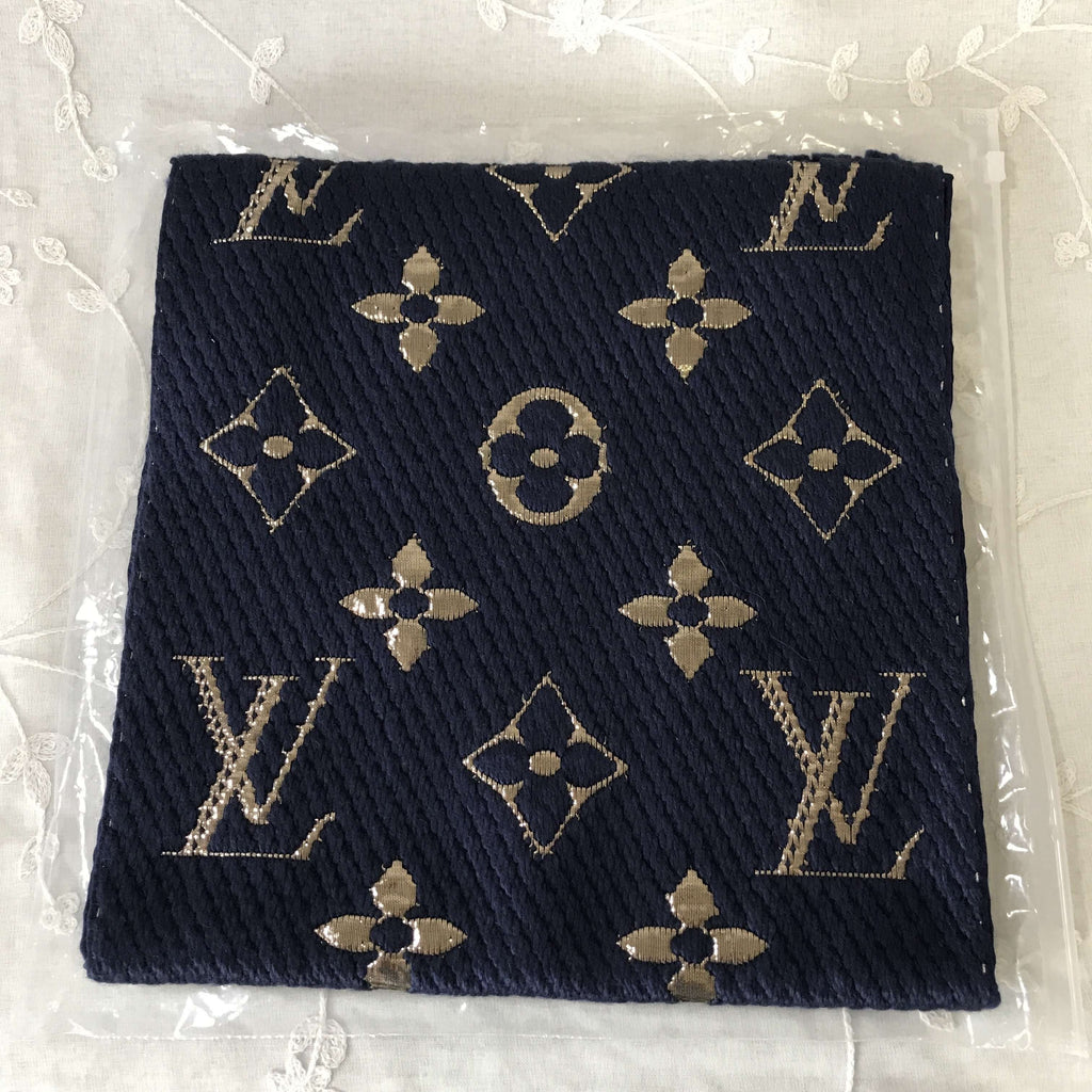 fashion navy scarf