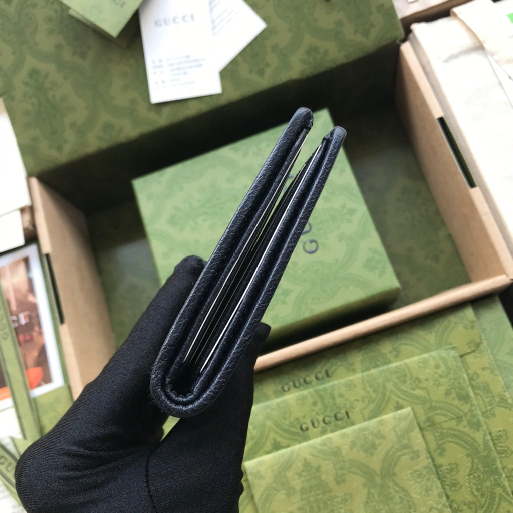 G u c c i green wallet 12cm
