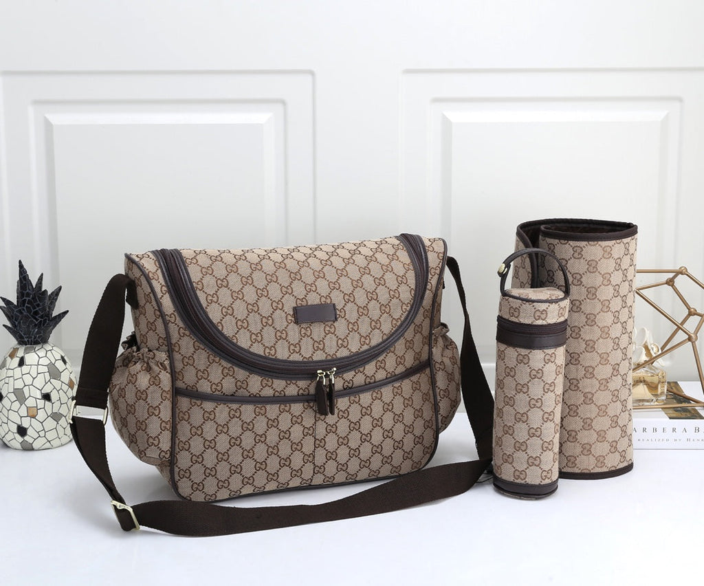 G u c c I baby bag