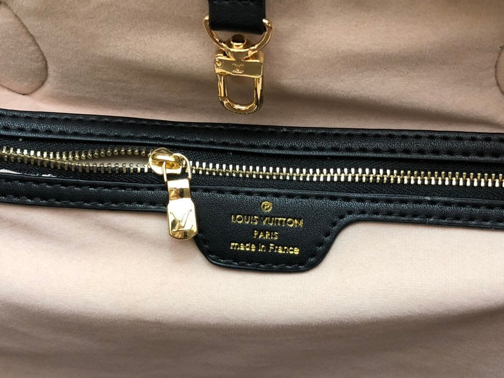 Handbag Size:32×29×17cm