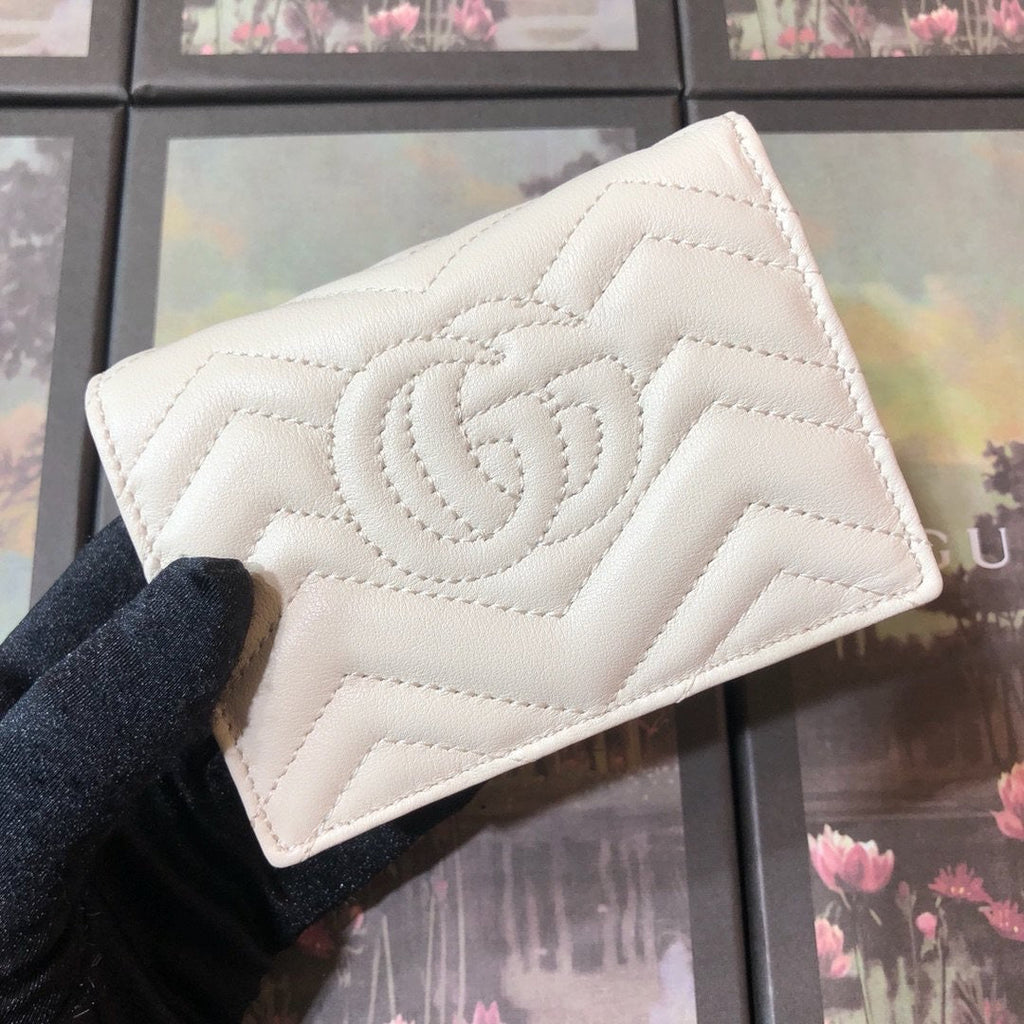 G ucci wallet