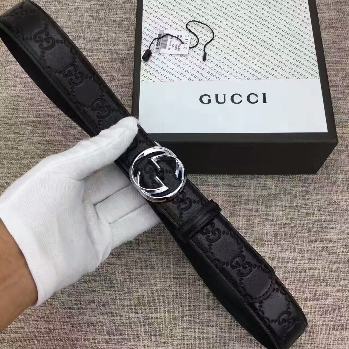 G u c c I belt
