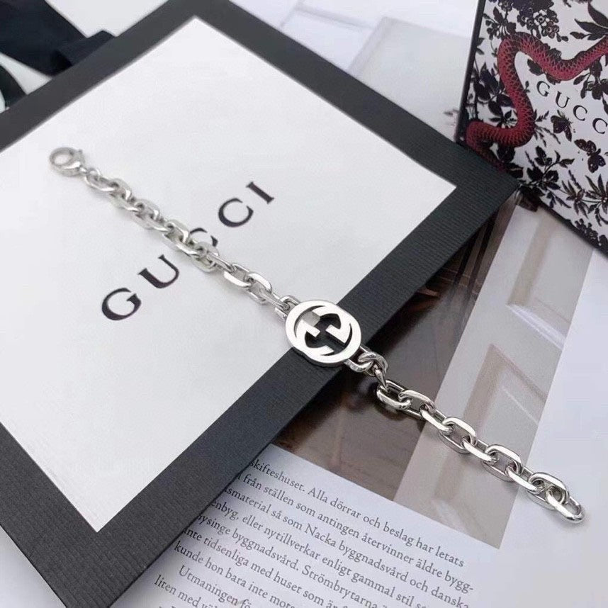 G u c c I bracelet