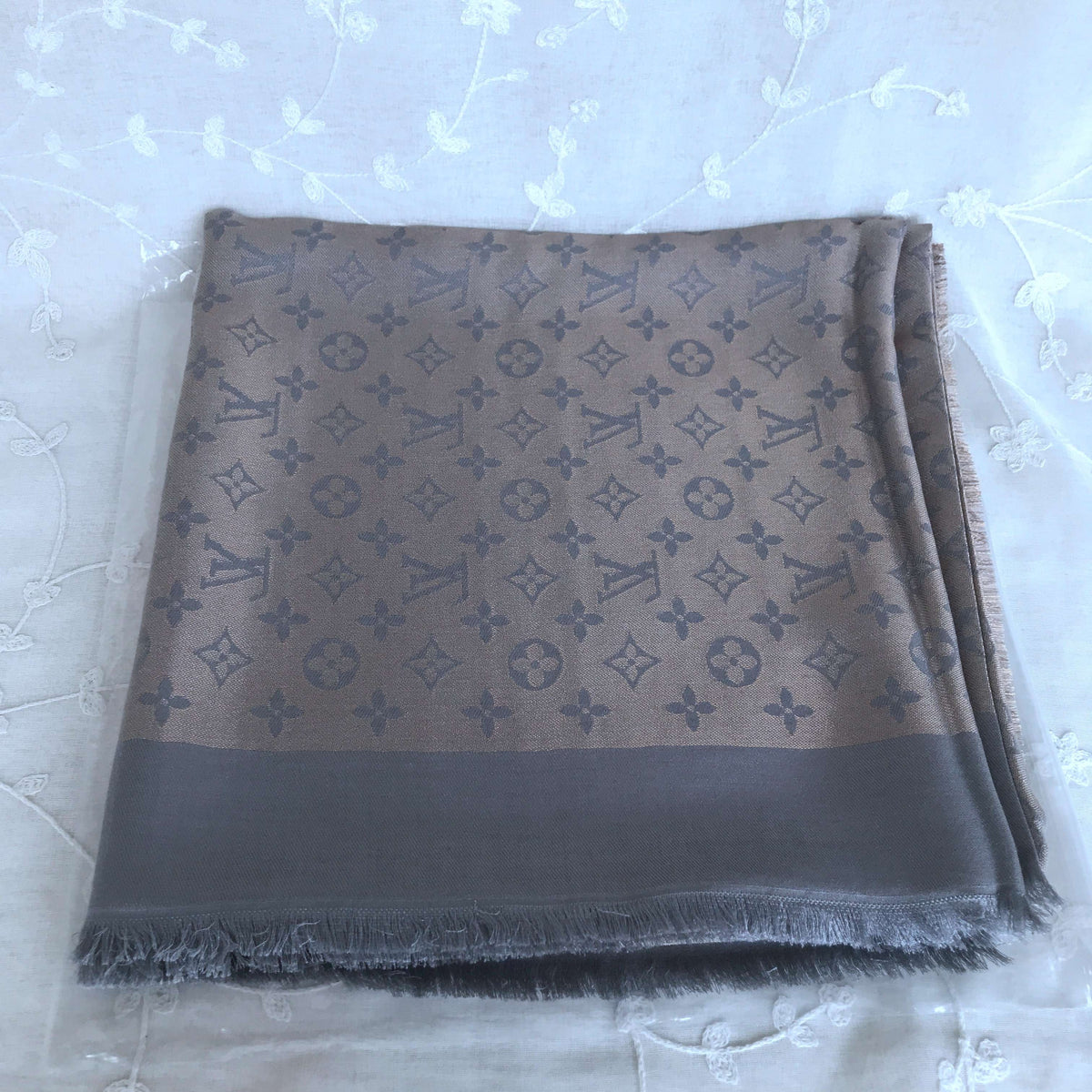 gray scarf