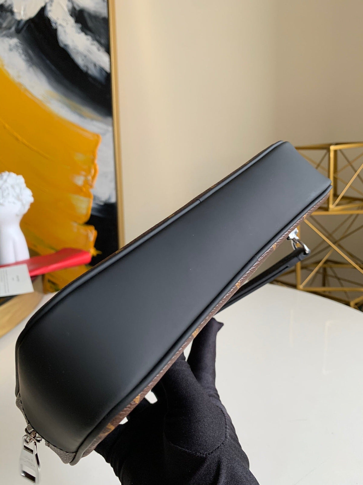 high-capacity pouch handbag