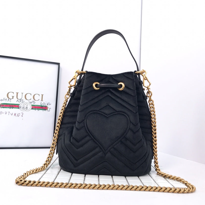 G u c c I lo 21*22*11CM