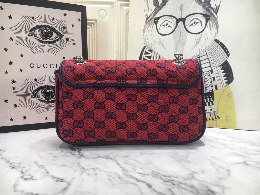 G u c c I red W26xH15xD7cm