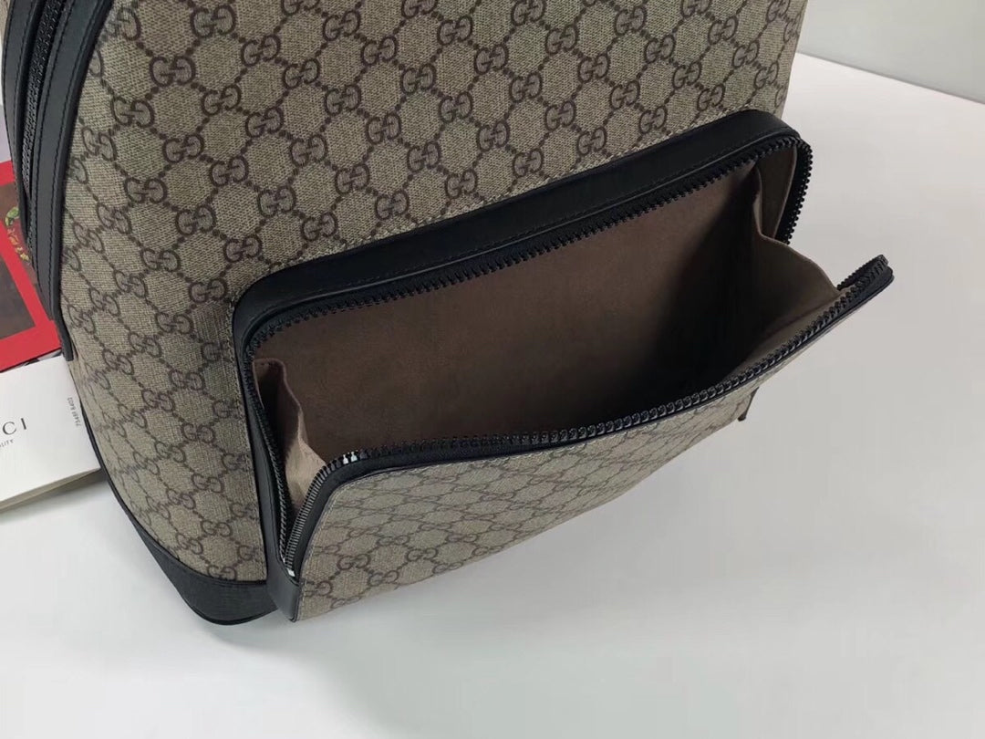 G u c c i backpack W31.5 H41 D14.5,