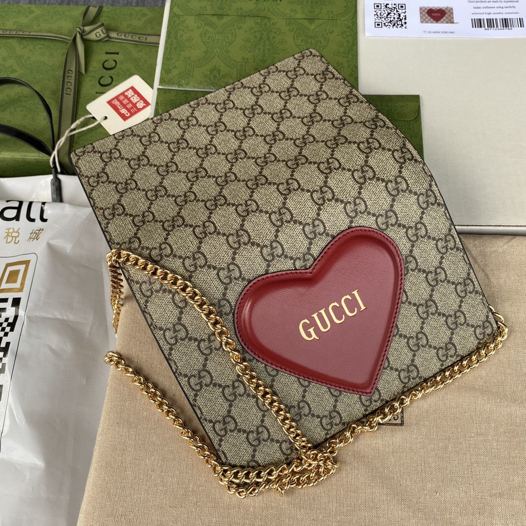 G U c c I heart
