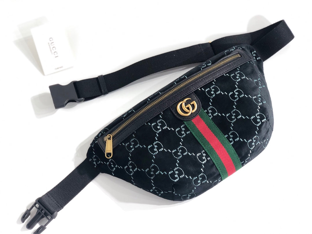 G u c c i bumbag 28*19CM