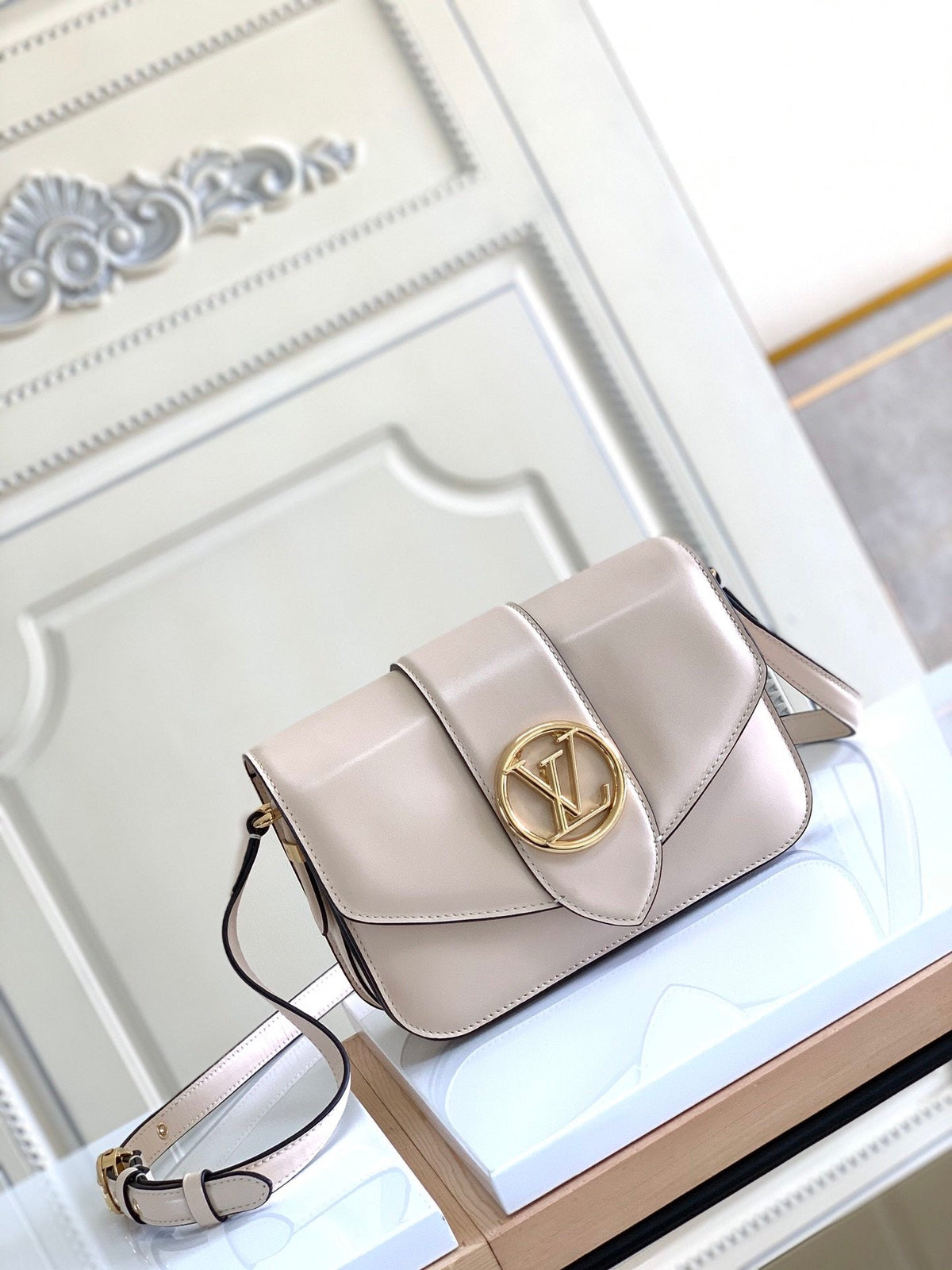 handbag cream sun