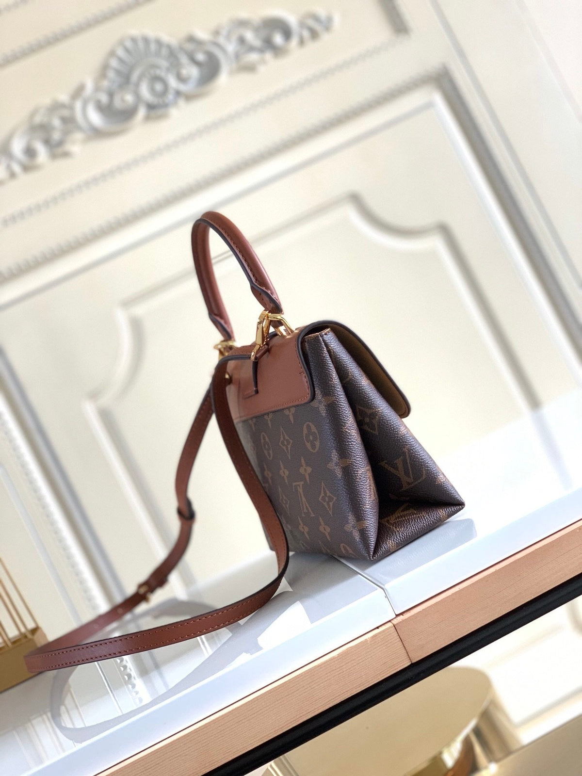 handbag lock brown