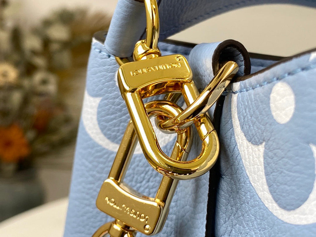 handbag giant blue