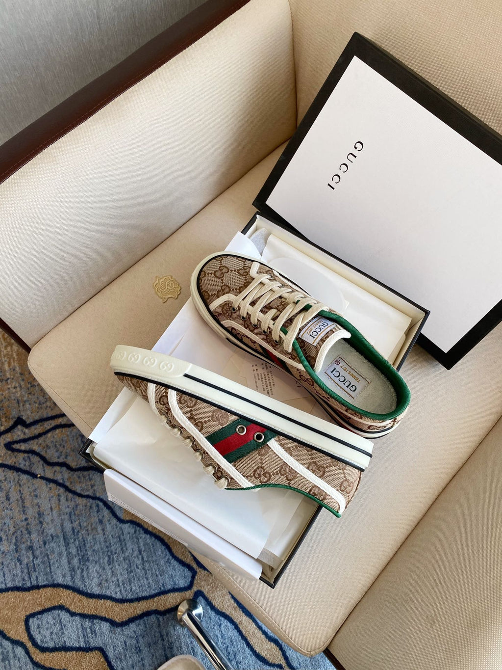 G U c c I tennis sneakers