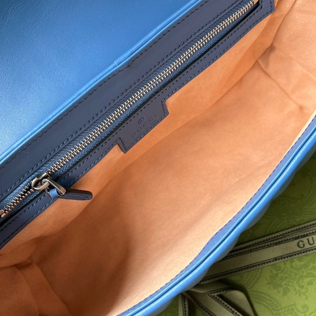 G u c c i blue 26cm