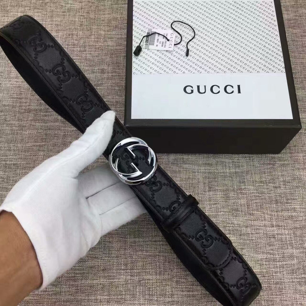 G u c c I belt