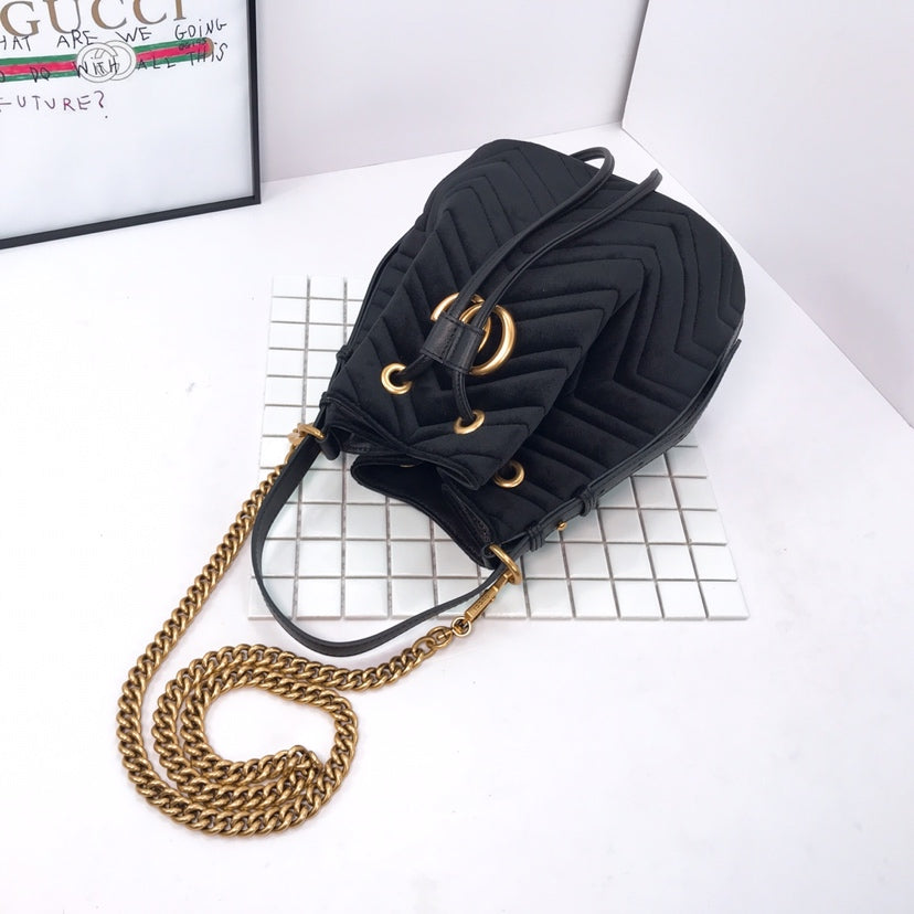G u c c I lo 21*22*11CM