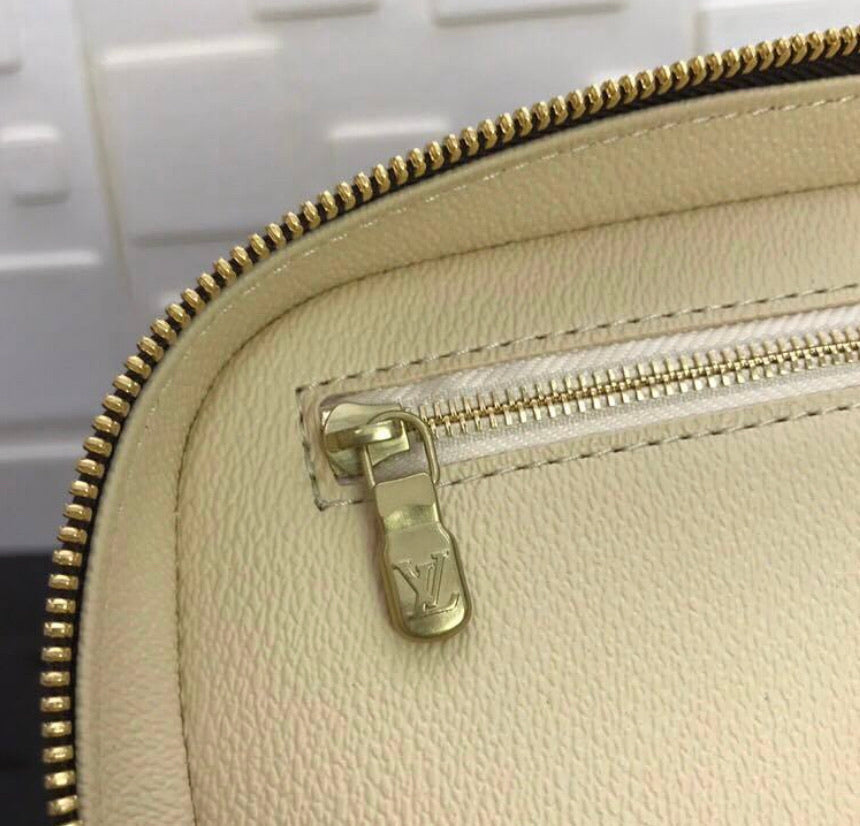 handbag compact vanity