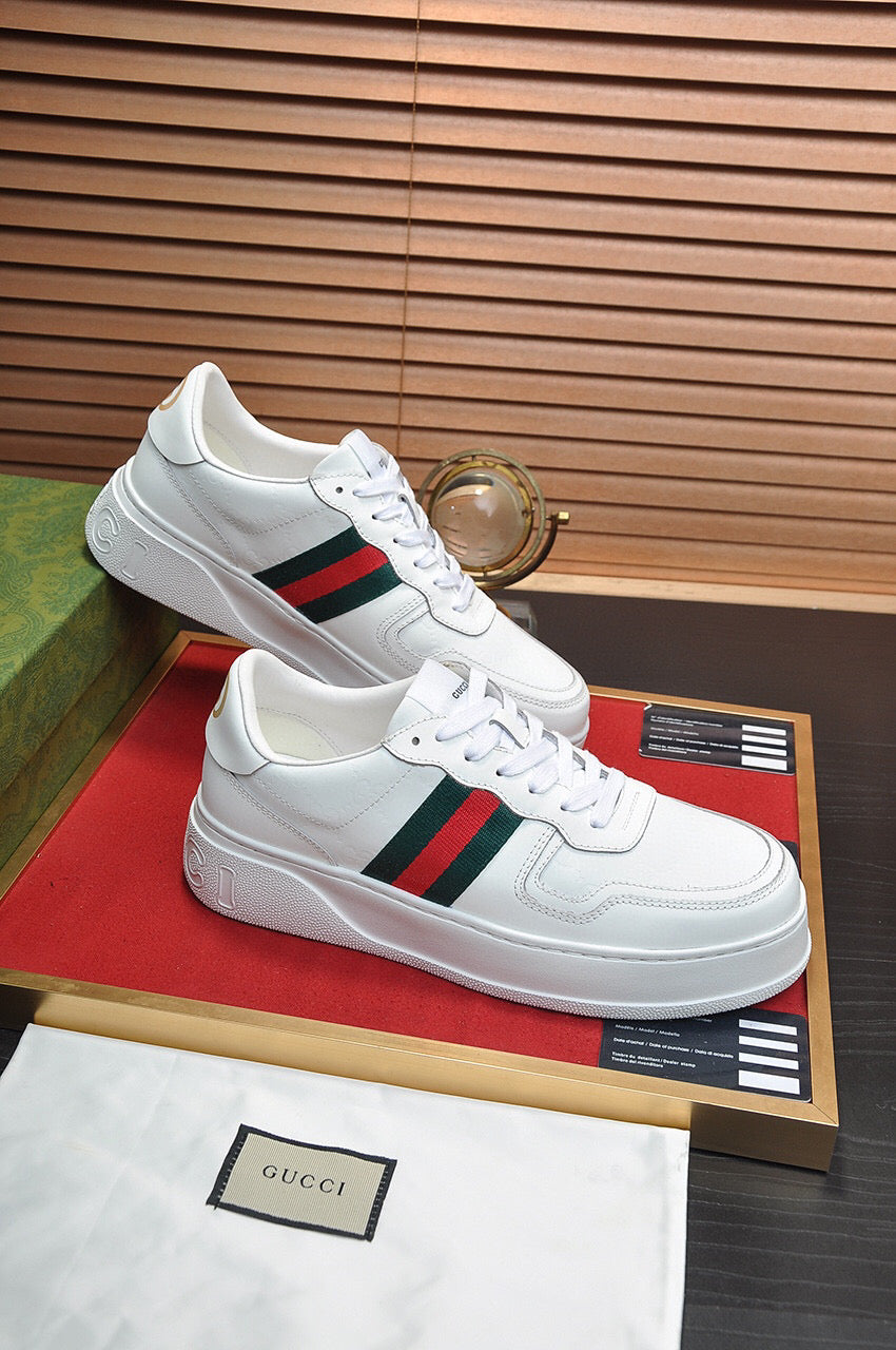 G u c c i 21 white