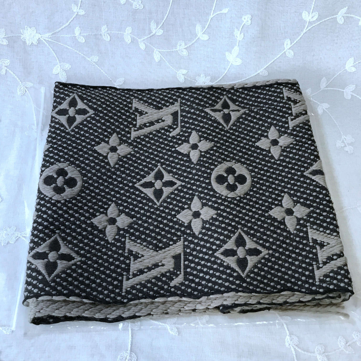 handbag gray scarf