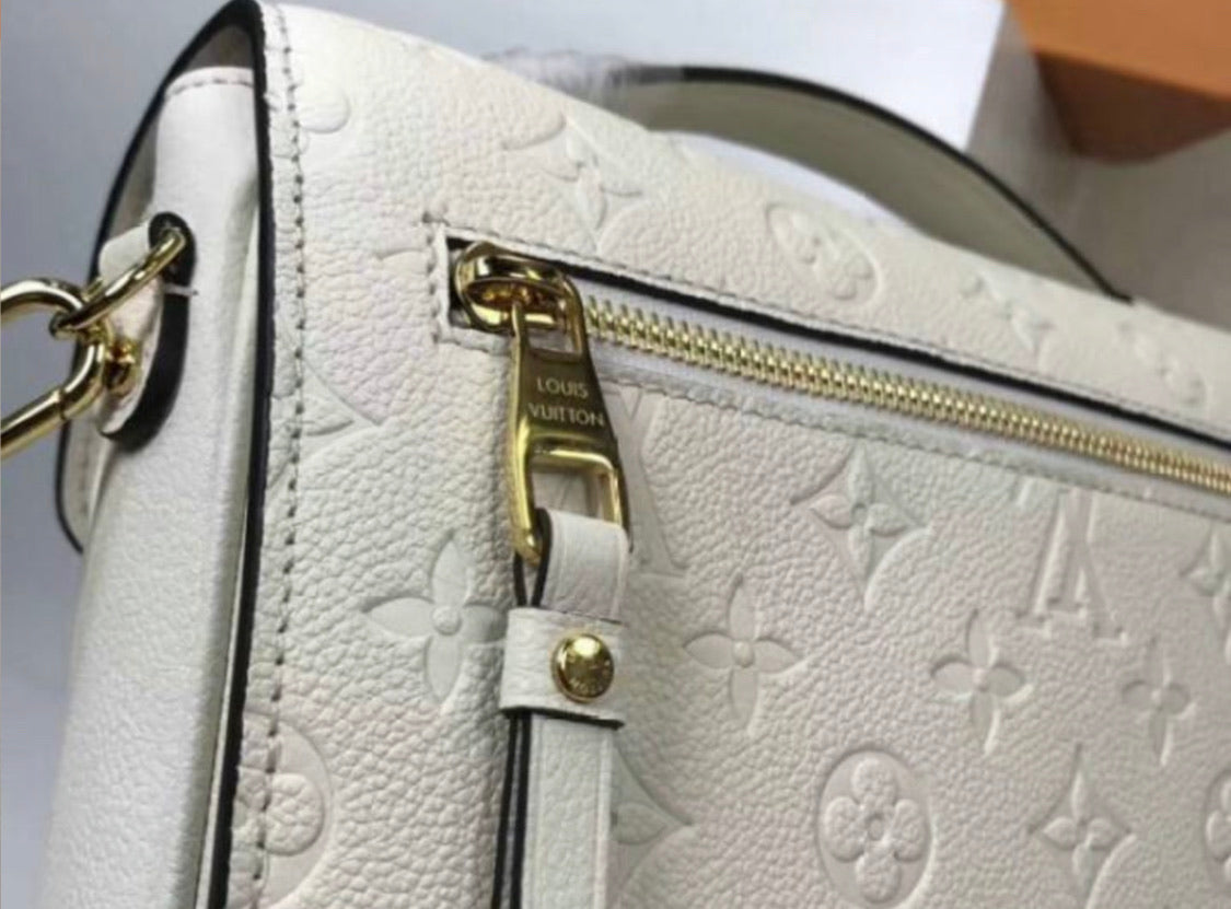 handbag pochette white