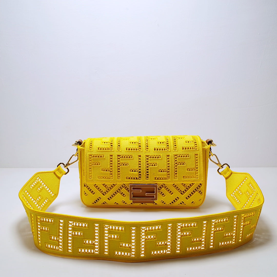 F e n d I 2021 27*6*15cm