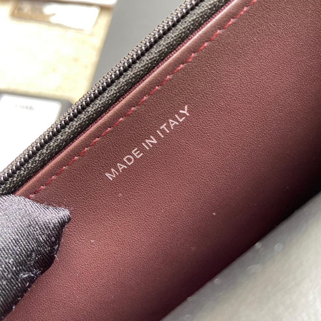 handbag silver :w20×h13×d3.5cm