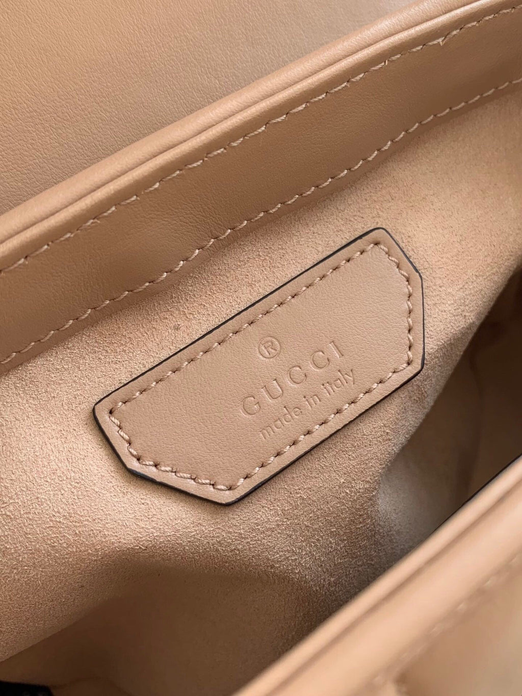 G u c c i marmont W21 H15.5 D8cm